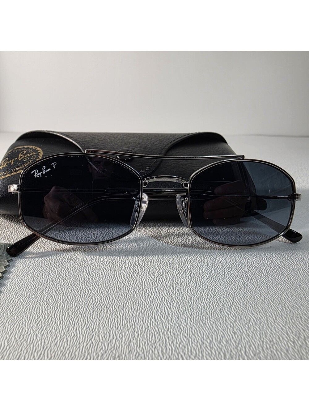 Ray-Ban RB3719 Oval Polarized Sunglasses -Gunmetal Frame /Blue Lenses W/Case